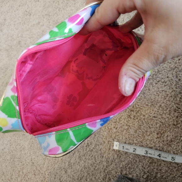 Lilly Pulitzer For Estée Lauder Floral Vinyl Makeup Bag - Picture 3 of 7